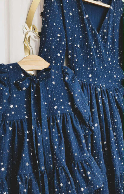zestaw-sukienek-muslinowych-gwiazdki-granat-takie-same-2